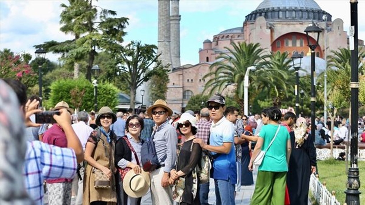 0x0-son-dakika-turkiye-9-ayda-40-milyon-ziyaretci-agirladi-turizm-geliri-aciklandi-1666860871584