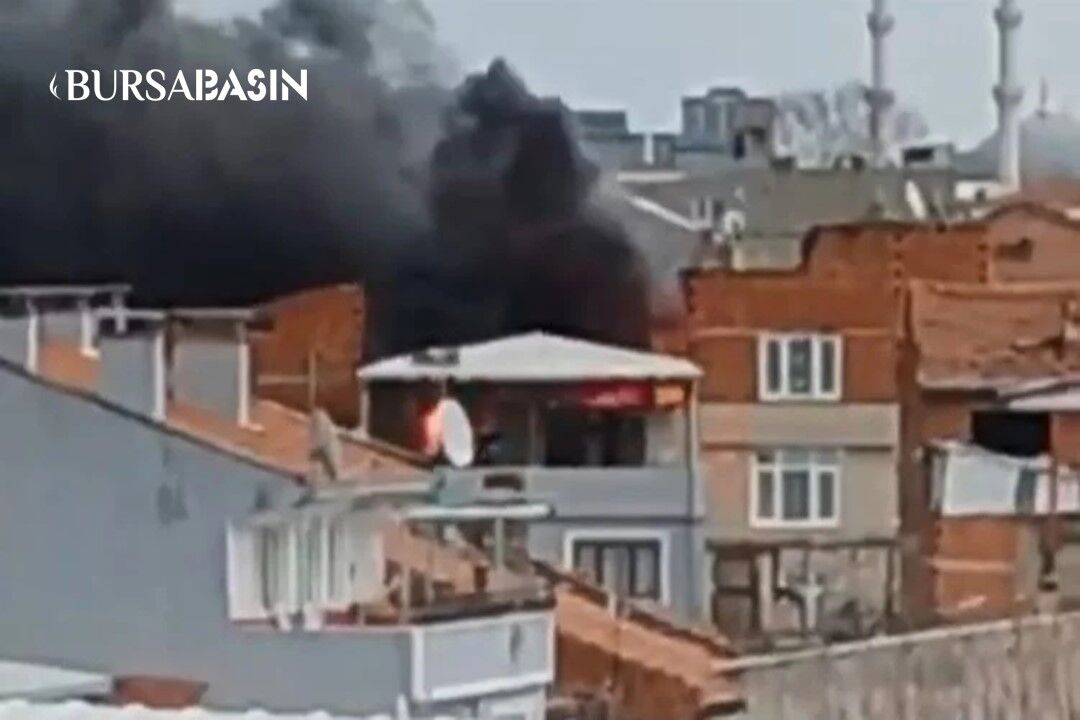 Osmangazi'de Ev Yangını: Çatı Aniden Alev Aldı