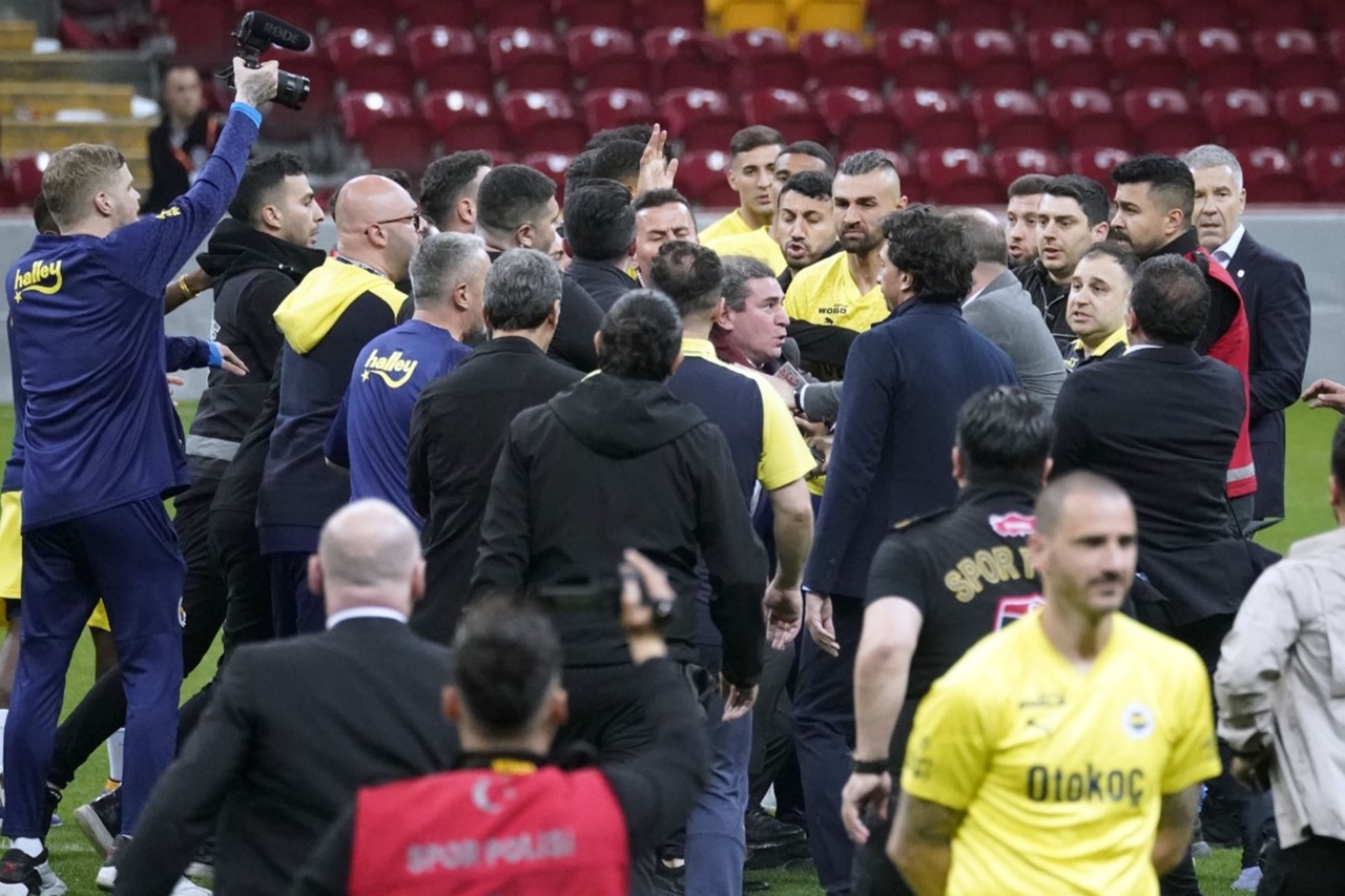 Fenerbahçe'de Çalkantılı günler: İfadeler bekleniyor