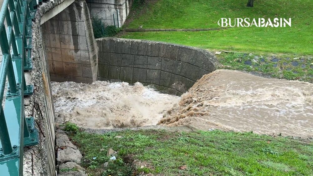 Bursa’da sağanak sonrası Kaplıkaya Deresi coştu