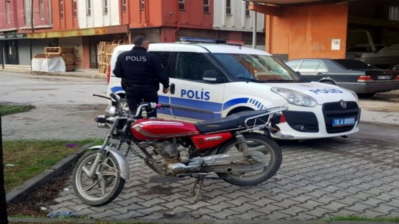 Bursa'da Motosiklet Çalan 2 Kişinin Üzerinden Uyuşturucu Çıktı!