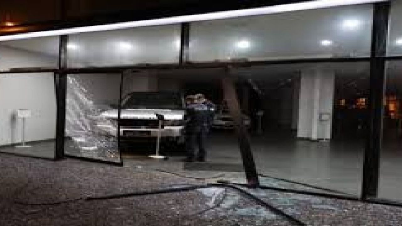 Bursa Nilüfer'de Galeriden Otomobil Çaldığı İddia Edilen Zanlı Tutuklandı!