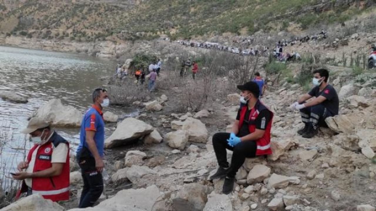 Siirt'te Serinlemek İçin Girdiği Barajda Boğuldu
