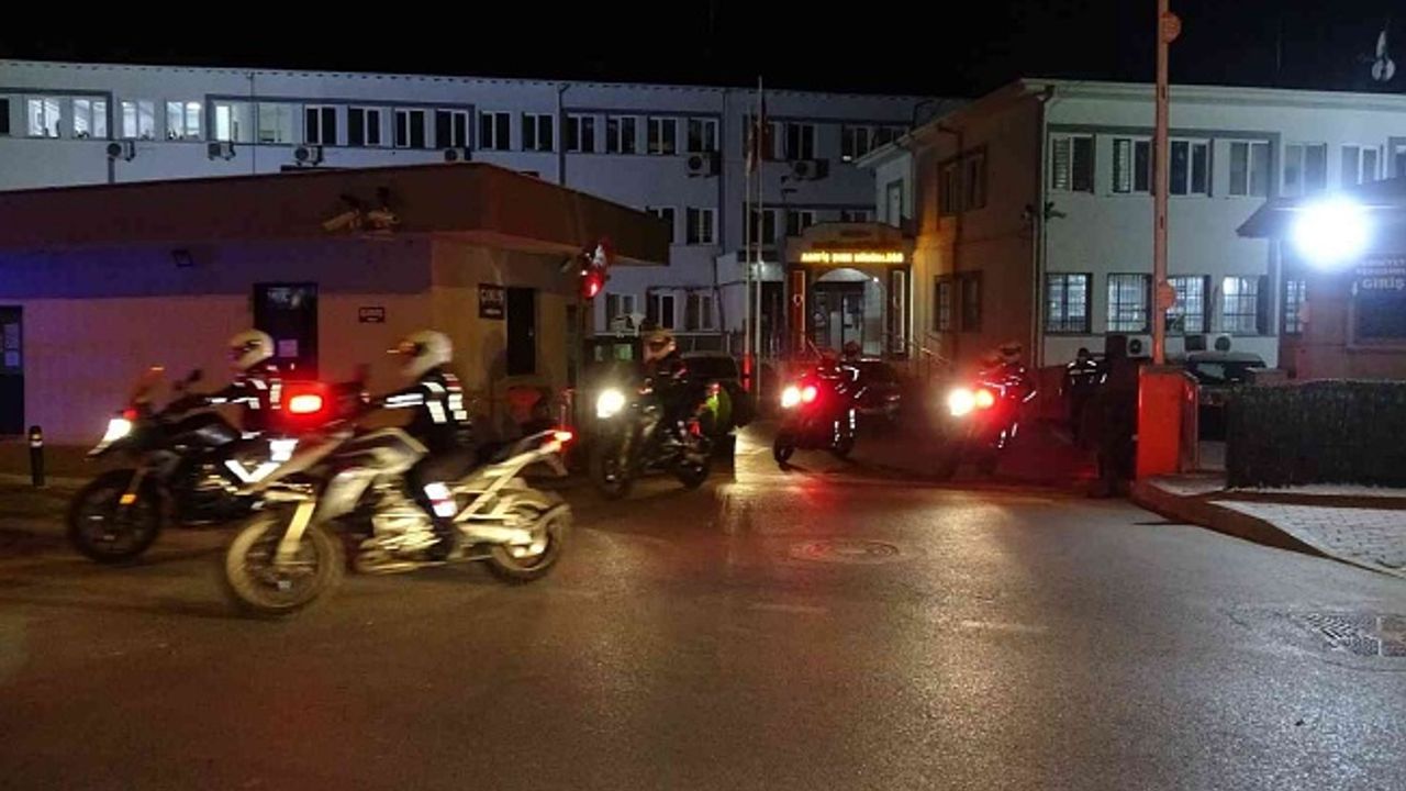 Bursa'da 300 Polisin Katıldığı Asayiş Uygulaması Düzenlendi