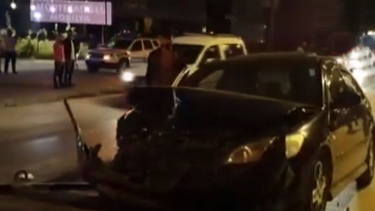 Bursa'da Aşırı Hız Kazaya Davetiye Çıkardı: 3 Yaralı Var