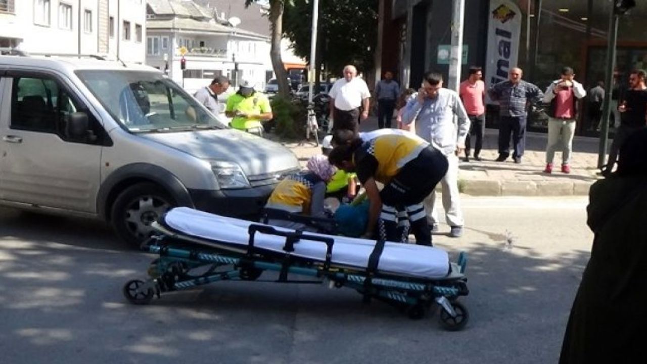 Bursa'da İki Kişinin Yaralandığı Kaza Güvenlik Kameralarına Yansıdı