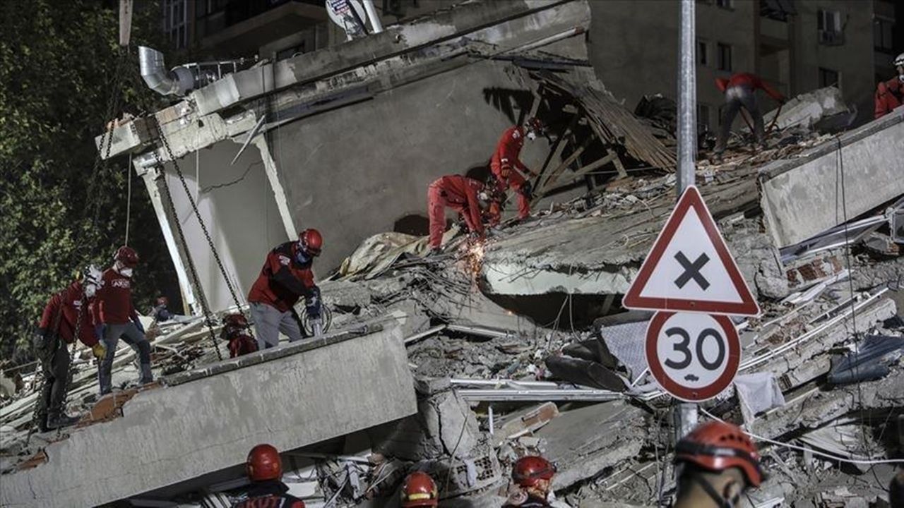 İzmir depreminde açılan 5 davada 29 sanık yargılanıyor