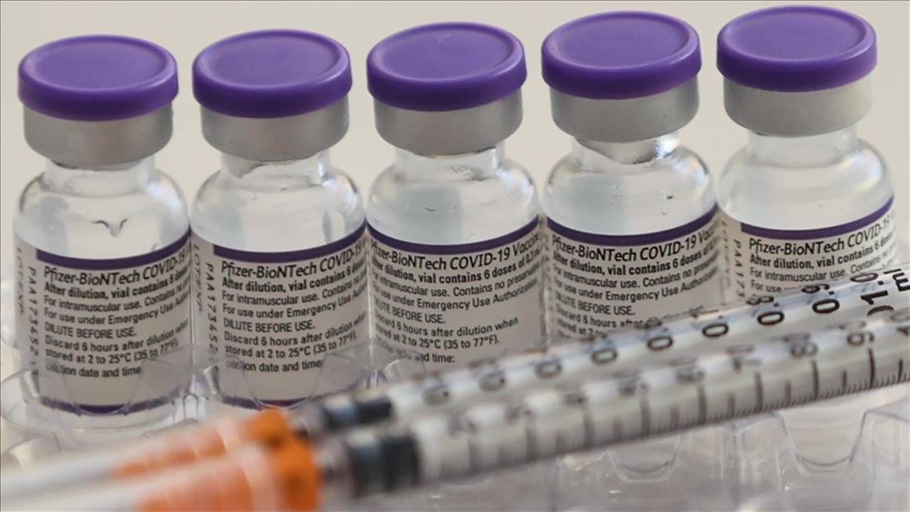 BioNTech'ten önemli açıklama: Omicron varyantına özel aşı