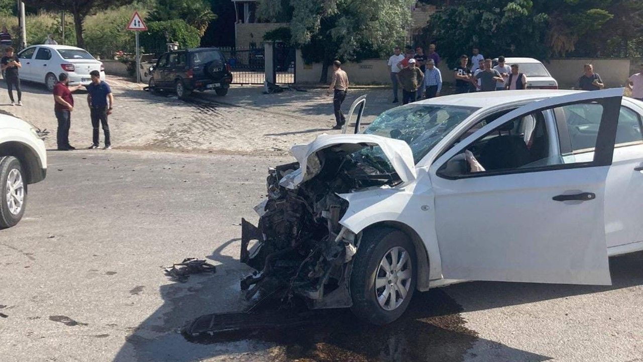 Bursa'da feci kaza! İki otomobil çarpıştı: 6 yaralı