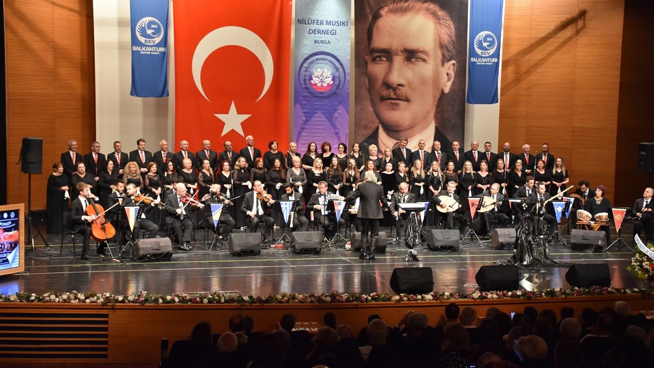 Bursa'da öğrenciler yararına konser