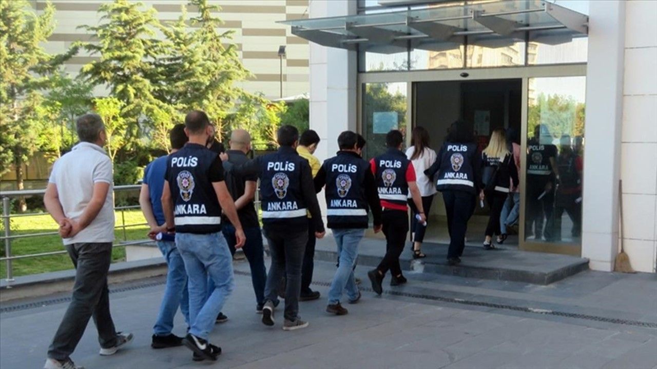 Ankara merkezli 12 ilde FETÖ operasyonu