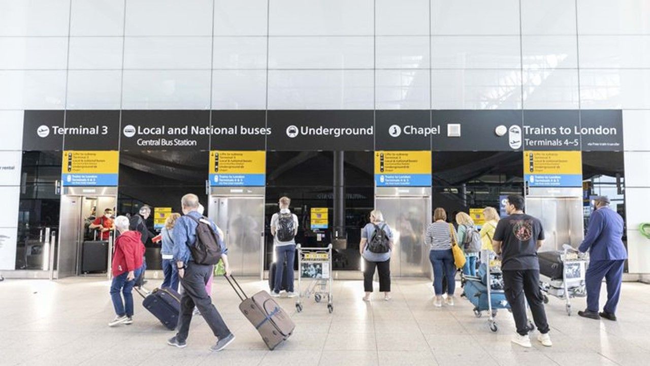 İngiltere havalimanlarında Kaos sürüyor