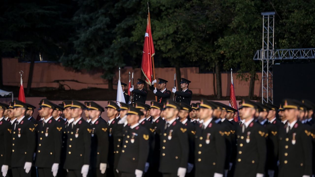 Bursa'da Jandarma ve Sahil Güvenlik Akademisi mezuniyet töreni Düzenlendi