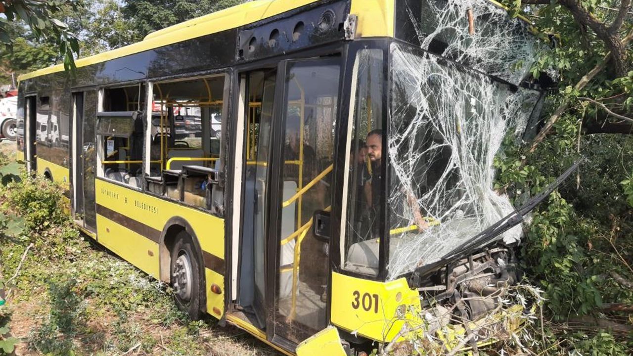 Bursa'da Korkunç Kaza! 21 Kişi Yaralandı