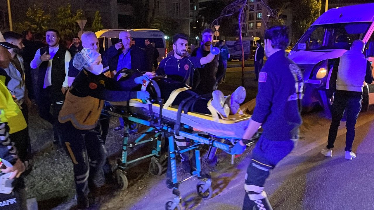 Bursa'da feci kaza! İşçi servisi ile kamyonet çarpıştı