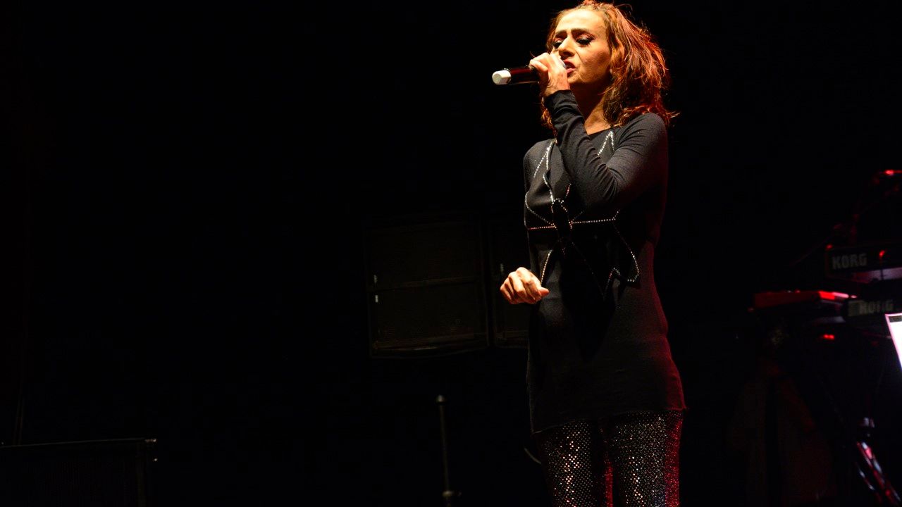 Ünlü şarkıcı Yıldız Tilbe, Bursa'da sahne aldı