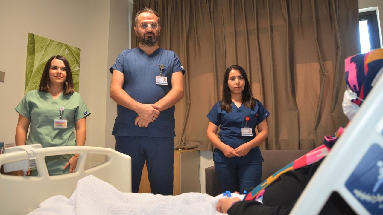 Bursa'da diyaliz hastası kadın, ikiz bebek doğurdu