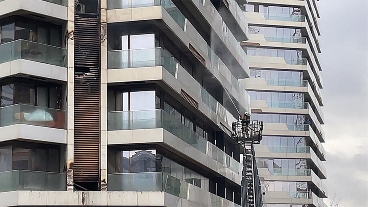 24 katlı binanın 3. katında yeniden yangın çıktı