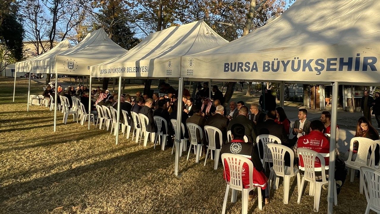 Bursa'da yangında yaşamını yitirenler için taziye çadırı