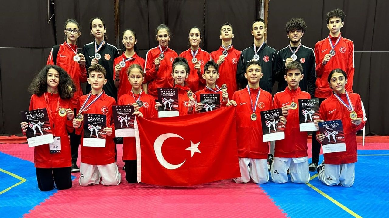 Bursa'lı Sporcular Arnavutluk'ta Büyük Başarı Kazandı