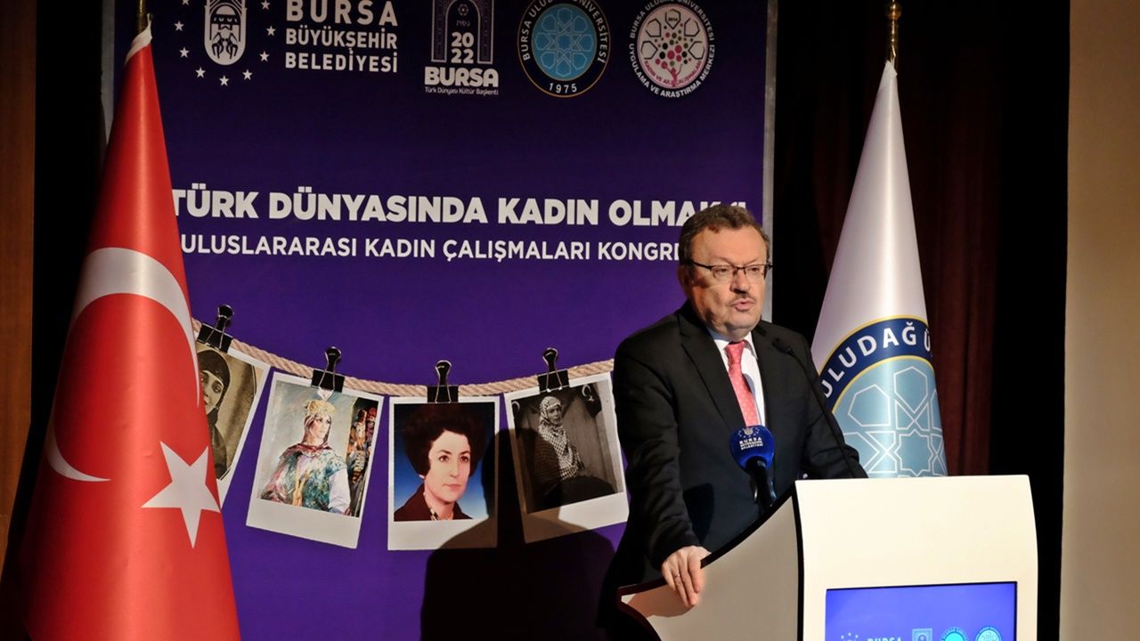 Bursa'da Türk Dünyasında Kadın Olmak Kongresi