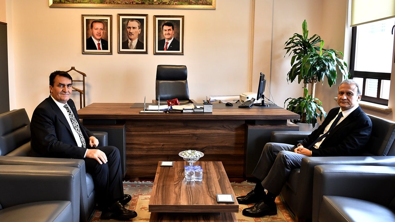 Başkan Dündar Bursa’da Taziyeleri Kabul Etti