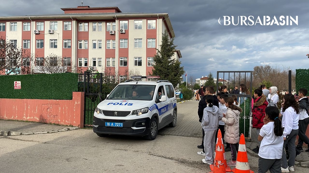 Bursa'da Gıdadan zehirlenen 8 öğrenci hastaneye kaldırıldı