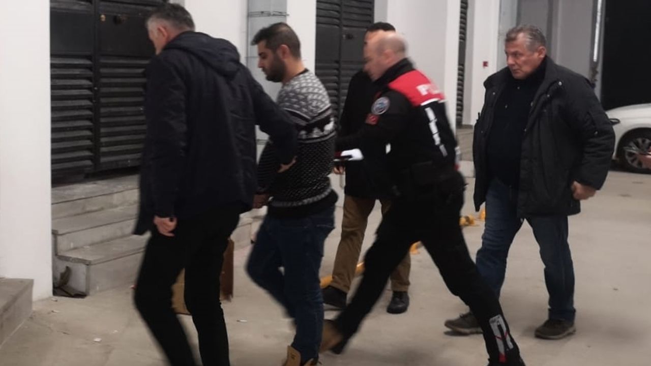 Bursa'da ailesini katleden polis tutuklandı