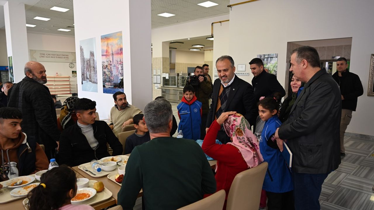 Başkan Aktaş, Bursa’da depremzedelere ziyaret