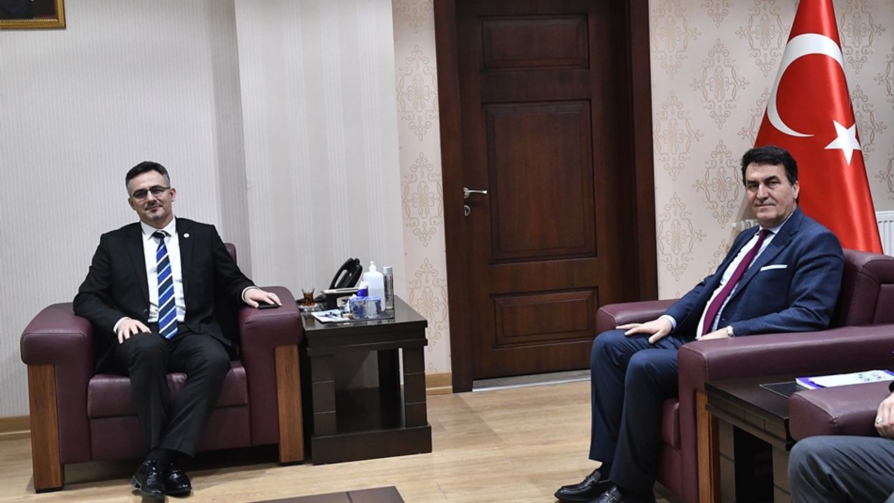 Başkan Mustafa Dündar’dan Rektör Çağlar’a ziyaret