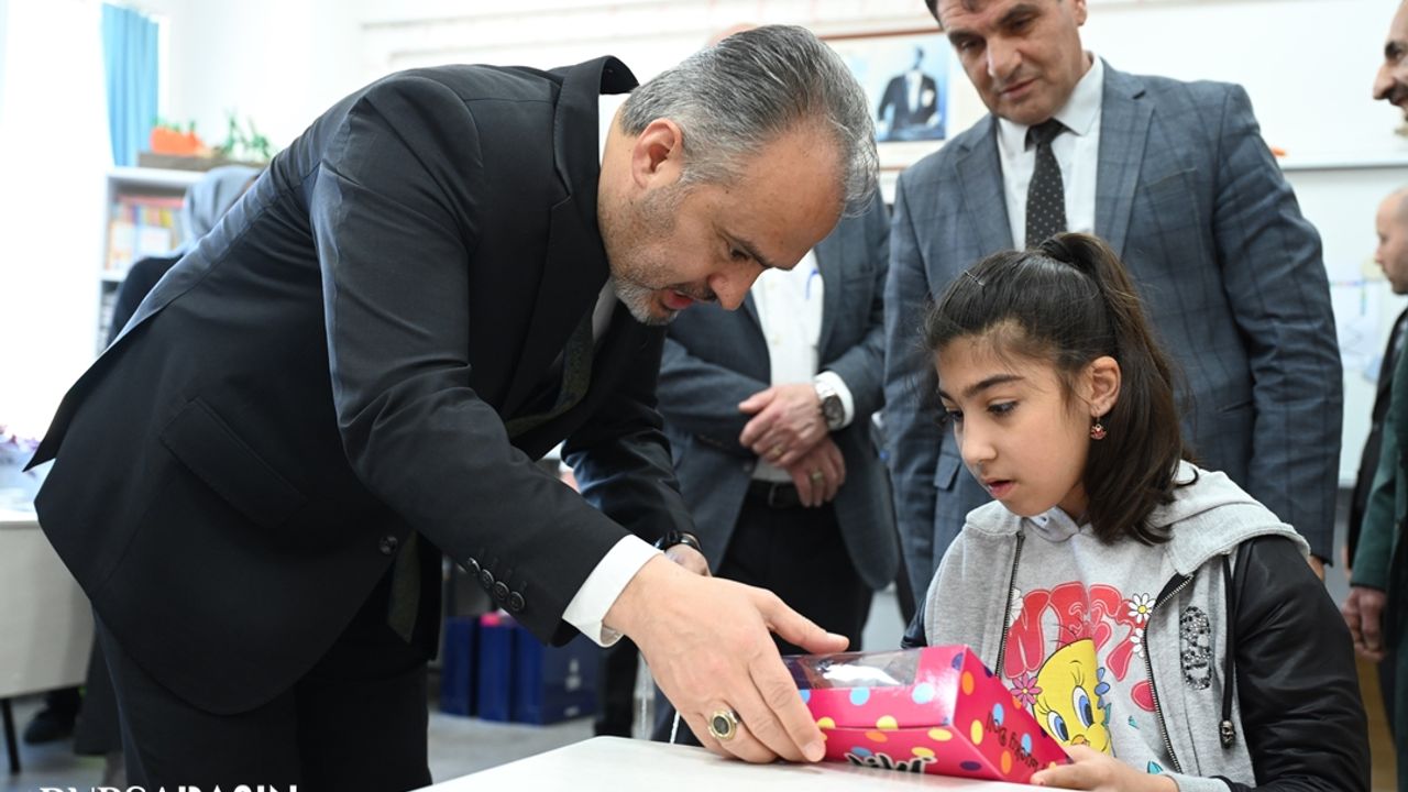 Başkan Alinur Aktaş’tan özel öğrencilere ziyaret