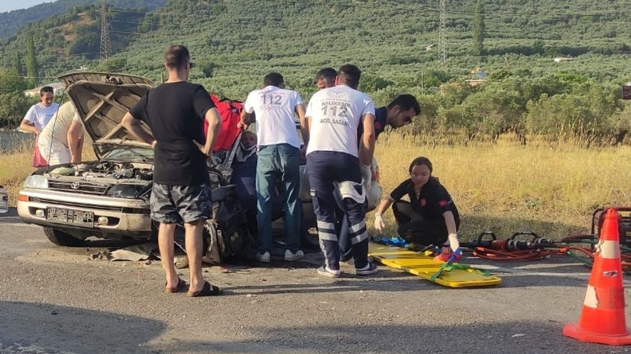 Balıkesir'deki trafik kazasında 6 kişi yaralandı