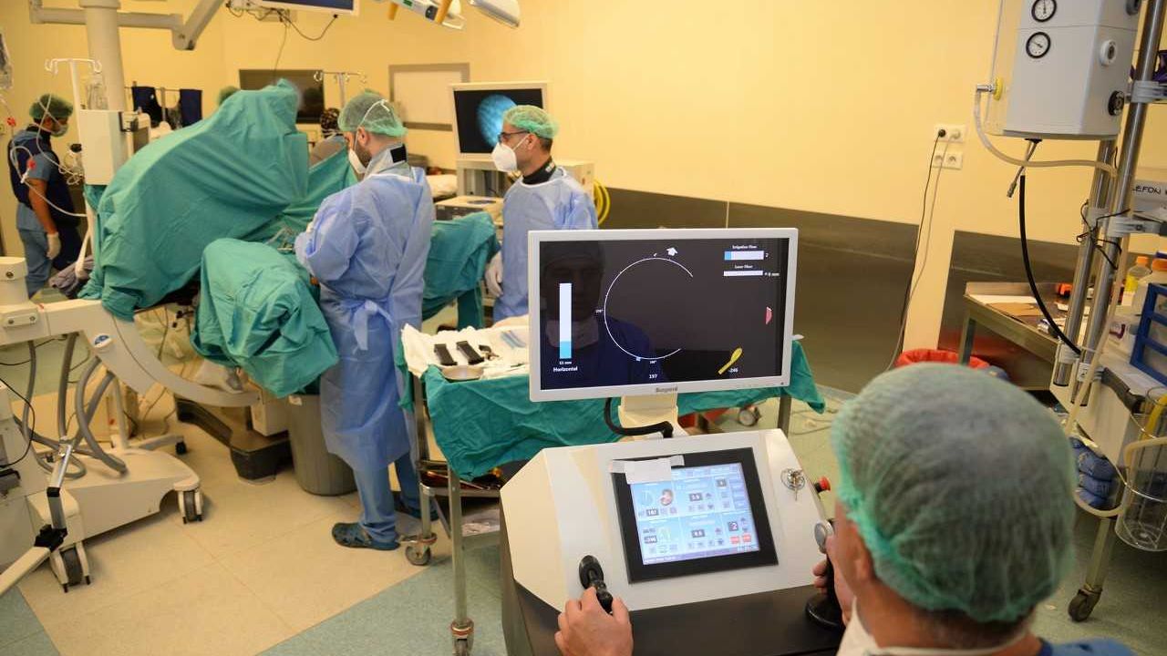 Bursa Uludağ Üniversitesi'nde Robotik Kol İle Ameliyat Yapıldı!