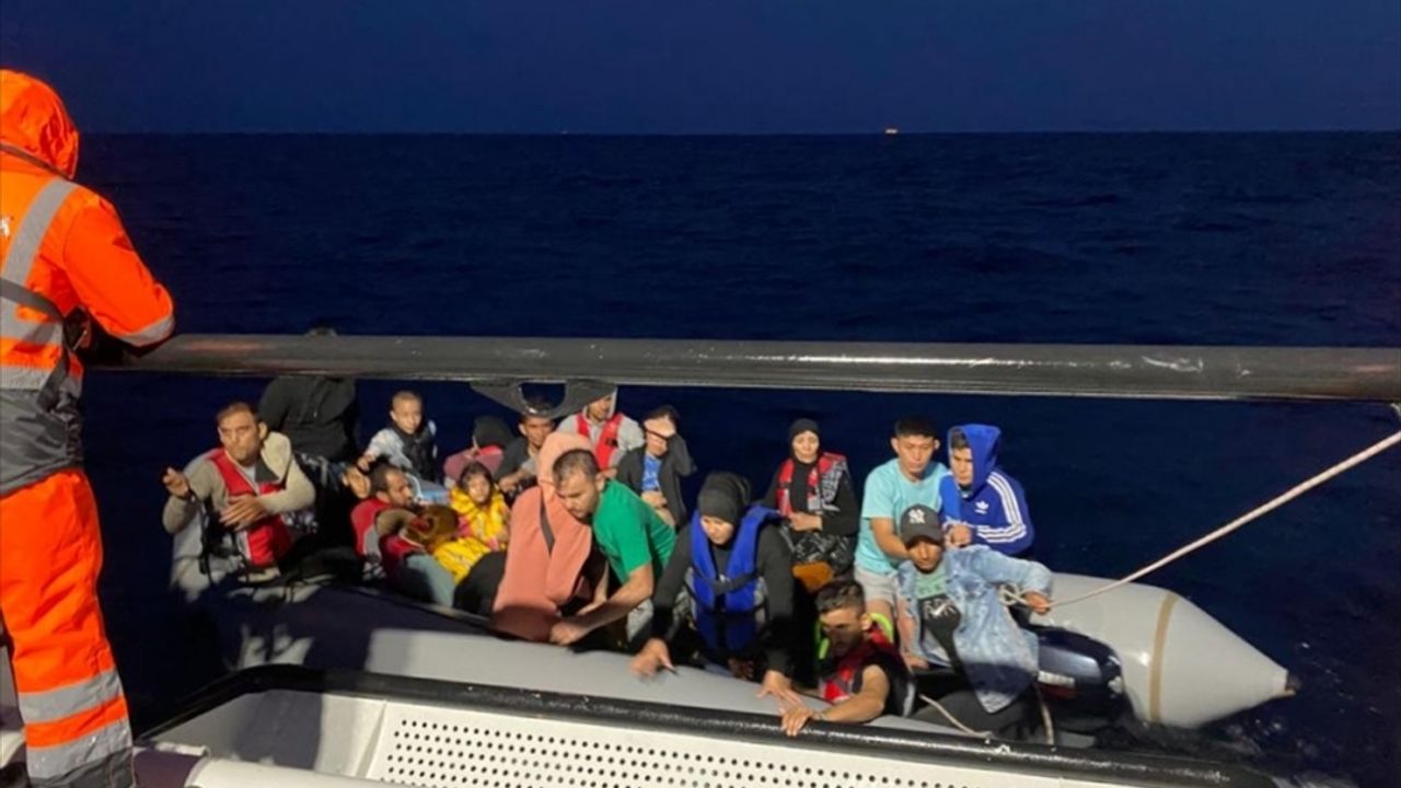 Çanakkale açıklarında 31 düzensiz göçmen yakalandı