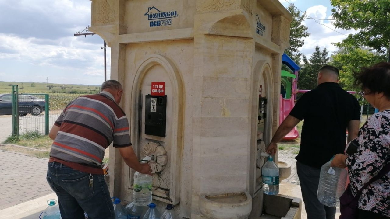 Edirne'de parktaki çeşme, su israfını önlemek için sembolik olarak ücretlendirildi