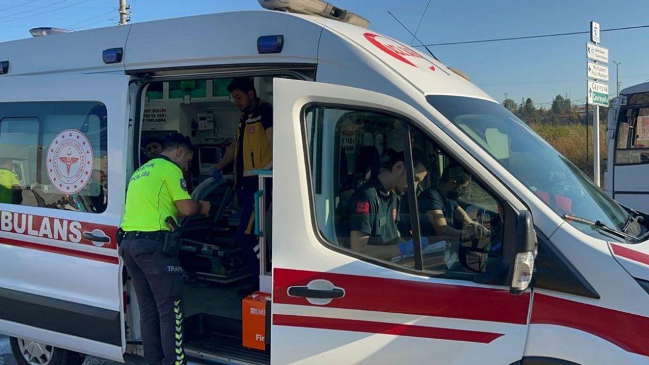 Kocaeli'de kamyonetle otomobilin çarpıştığı kazada 1 kişi yaralandı