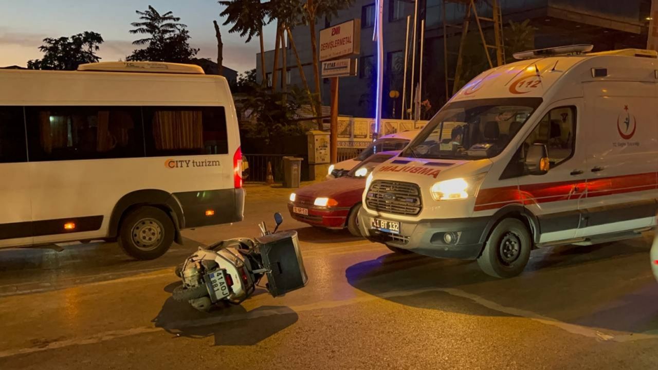 Kocaeli'de motosikletin yayaya çarptığı kazada 2 kişi yaralandı