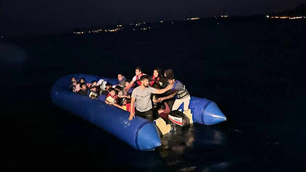 Kuzey Ege'de Yunanistan unsurlarınca geri itilen 80 düzensiz göçmen kurtarıldı