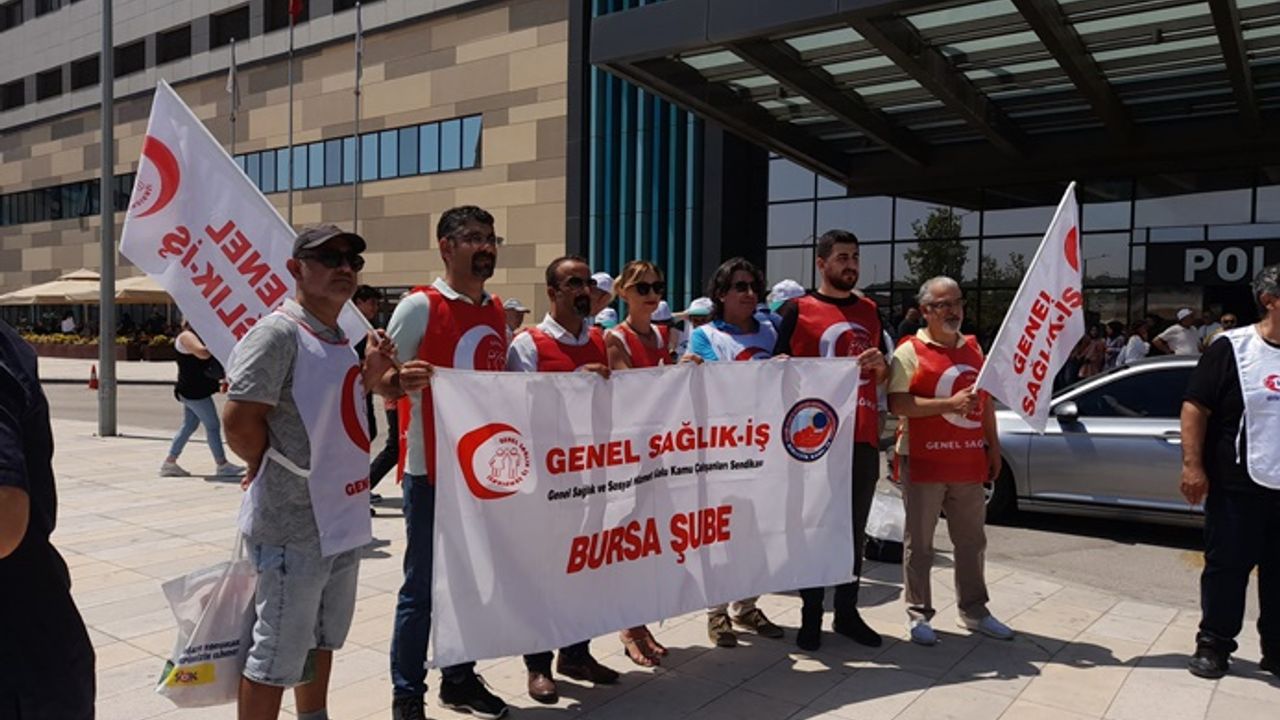 Sağlık Çalışanları Eylemlerinin Son Gününde Bursa Şehir Hastanesi Önünde!