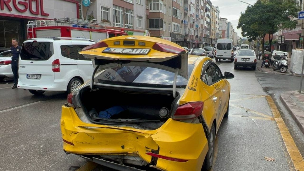 Kocaeli'de zincirleme trafik kazasında 3 kişi yaralandı