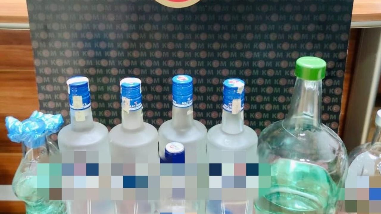 Lüleburgaz'da 8 şişe gümrük kaçağı içki ele geçirildi