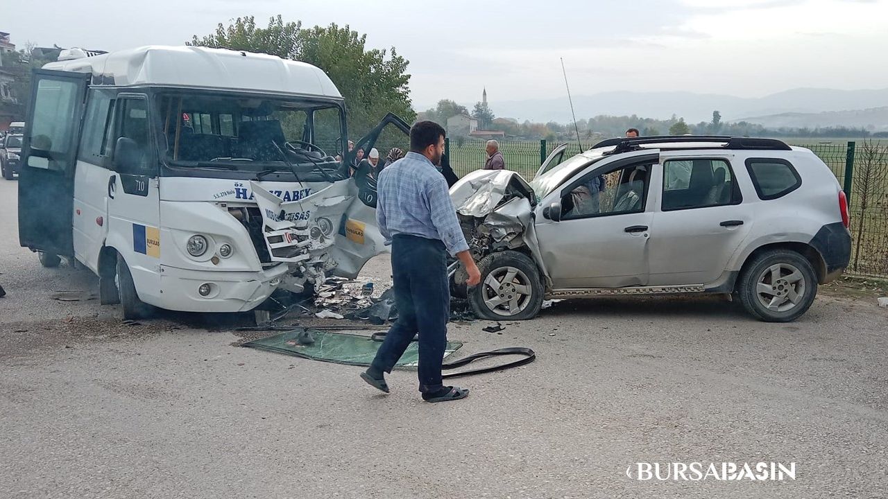 Bursa İnegöl'de Kaza: 11 Kişi Yaralandı