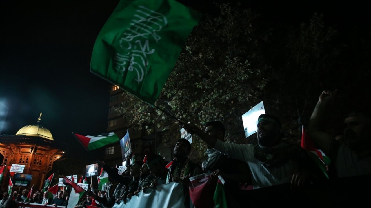 İsrail'in Gazze'ye saldırıları Bursa'da protesto edildi