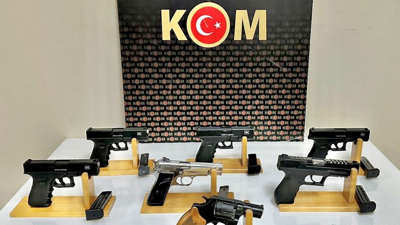 Bursa'da 3 Zanlı, Ruhsatsız Silah Ticareti İddiasıyla Tutuklandı