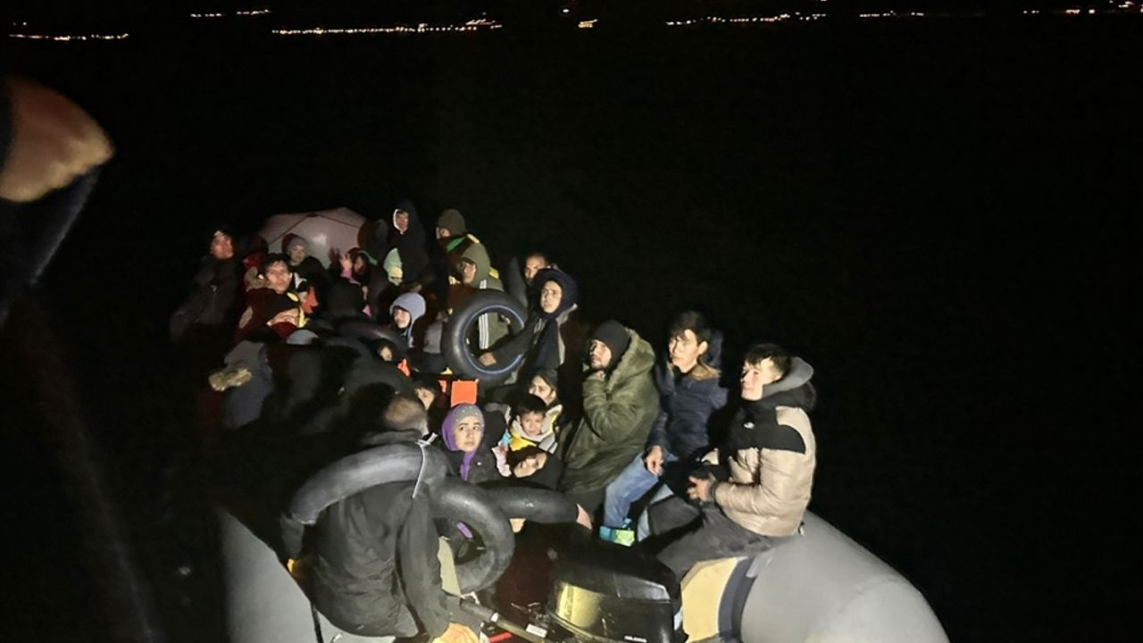 Çanakkale Ayvacık açıklarında 43 düzensiz göçmen yakalandı