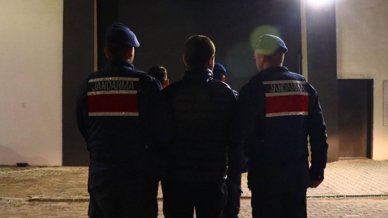 Edirne'de çaldıkları tekne motorlarını İstanbul'da satan 2 zanlı tutuklandı