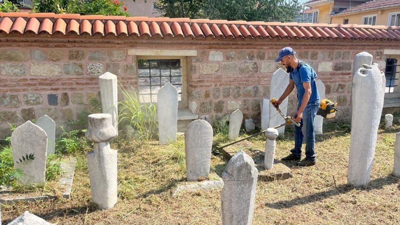 Edirne'de Osmanlı dönemi mezarlıkları aslına uygun onarıldı