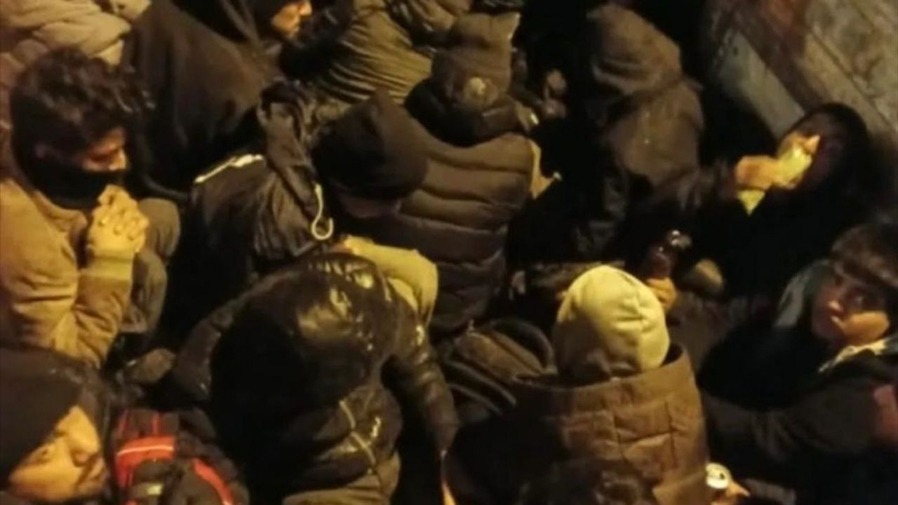 Kırklareli'nde 17 düzensiz göçmen yakalandı