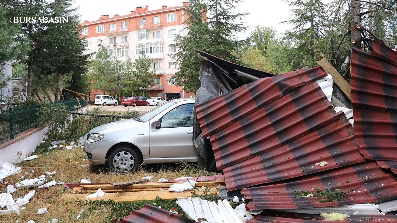 Edirne'de Şiddetli Rüzgar ve Sağanak Yağış Sıkıntılara Neden Oldu