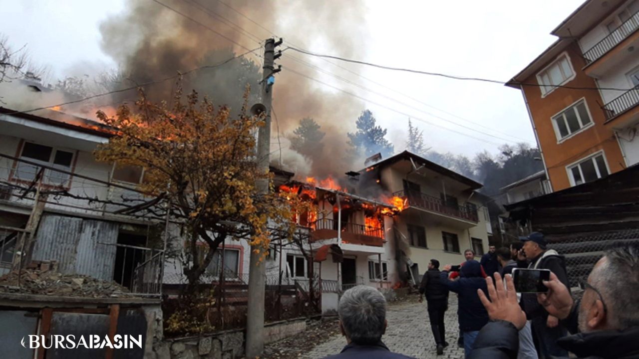 Bolu Mudurnu'da Ev Yangını: 3 Eve Sıçradı